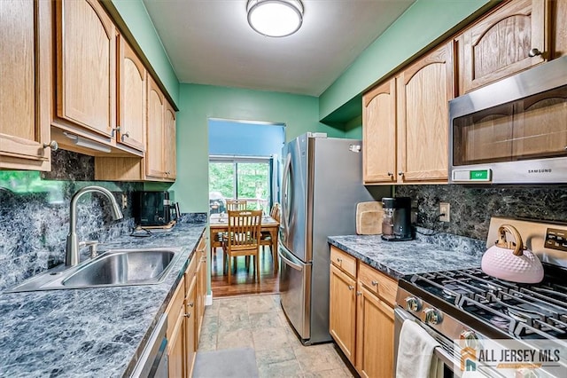 76 Letts Ct Unit 167, Old Bridge, NJ 07747 - kitchen with stainless steel appliances, tasteful backsplash, and stone finish flooring