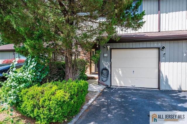 76 Letts Ct Unit 167, Old Bridge, NJ 07747 - garage featuring driveway