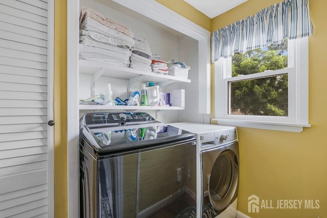 229 Harris Ave, Middlesex, NJ 08846 - washroom with washing machine and dryer