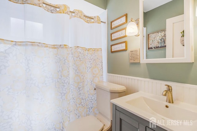 229 Harris Ave, Middlesex, NJ 08846 - bathroom featuring wainscoting and vanity
