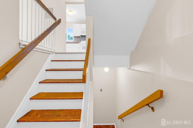 1606 Madaline Dr, Avenel, NJ 07001 - photo 5