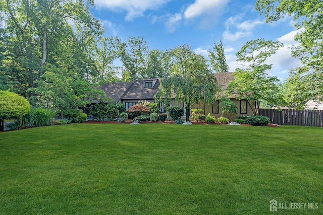 19 Ellen Cir, Old Bridge, NJ 08857 - view of yard