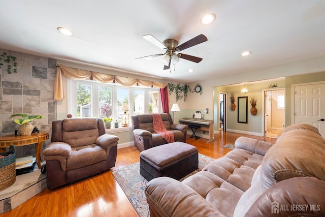 201 Summit Ave, Fords, NJ 08863 - living area with ceiling fan, light wood-type flooring, and recessed lighting