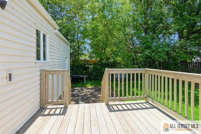 5 Berkley Blvd, Iselin, NJ 08830 - view of wooden deck