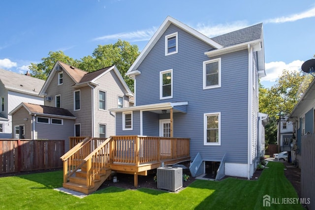 307 Wayne St, Highland Park, NJ 08904 - back of property with a deck