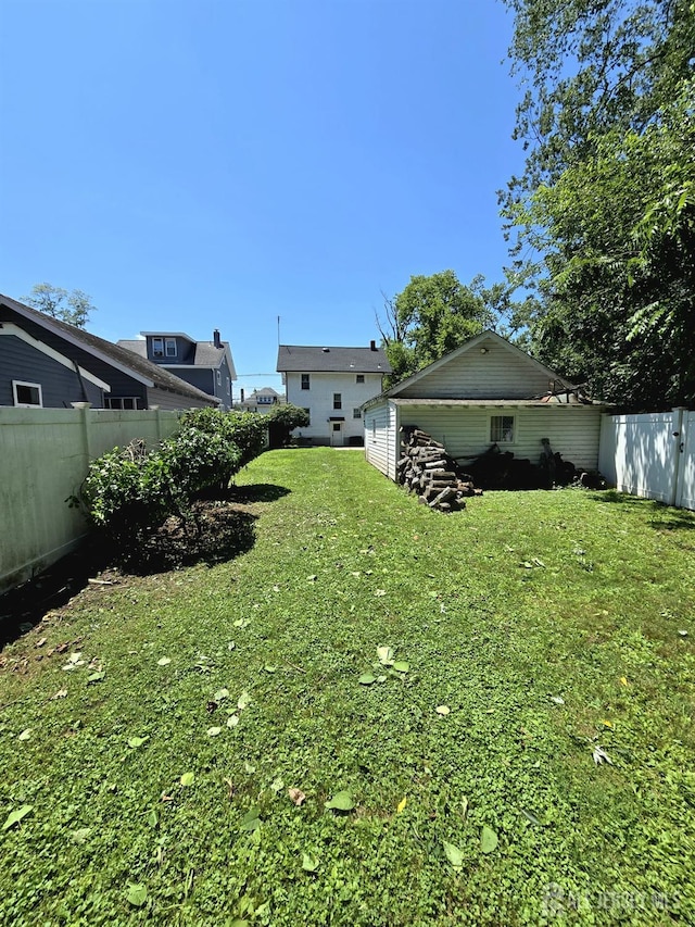 237 Prospect Ave, Dunellen, NJ 08812 - view of yard