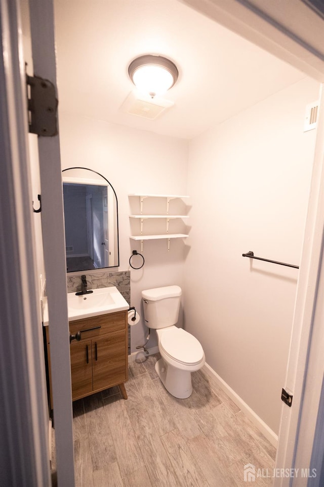 4319 Birchwood Ct, North Brunswick, NJ 08902 - bathroom with vanity and wood finished floors