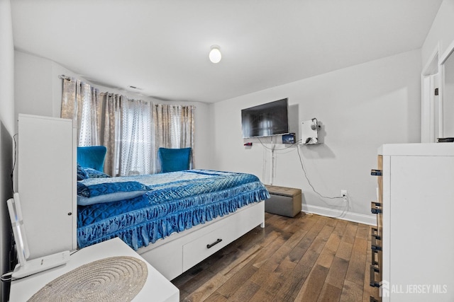 767 Coolidge Ave, Woodbridge Proper, NJ 07095 - bedroom featuring wood finished floors and baseboards