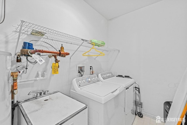 47 Birmingham Ln, Monroe, NJ 08831 - washroom with separate washer and dryer and baseboards