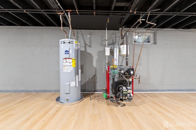 4 Hickory Trl, Flemington, NJ 08822 - utility room with electric water heater and a heating unit