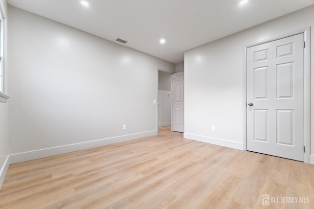 4 Hickory Trl, Flemington, NJ 08822 - unfurnished bedroom with light wood finished floors and recessed lighting