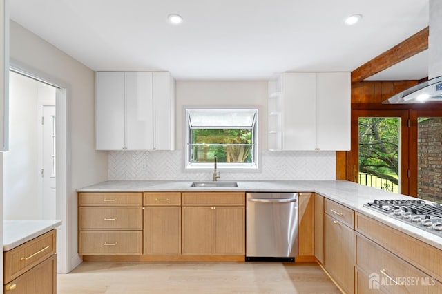 4 Hickory Trl, Flemington, NJ 08822 - kitchen with decorative backsplash, light wood-style flooring, appliances with stainless steel finishes, light countertops, and recessed lighting