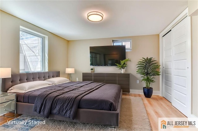 32 Campbell Ave, Edison, NJ 08817 - bedroom featuring wood finished floors and baseboards