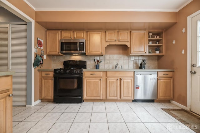 3 Pond View Dr, Plainsboro, NJ 08536 - kitchen featuring stainless steel appliances, tasteful backsplash, a sink, light tile patterned floors, and baseboards