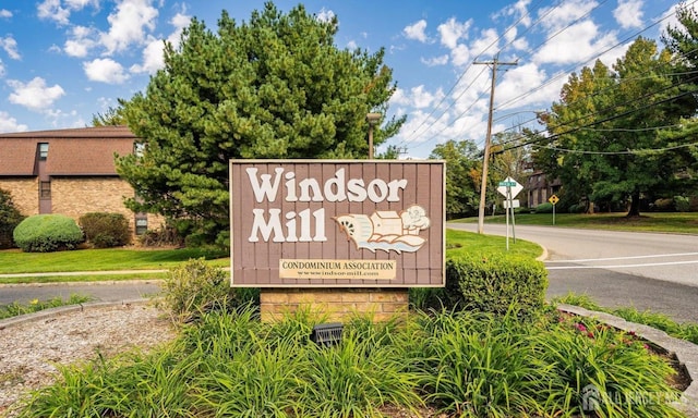 2413 Old Stone Mill Dr, East Windsor, NJ 08512 - view of community / neighborhood sign
