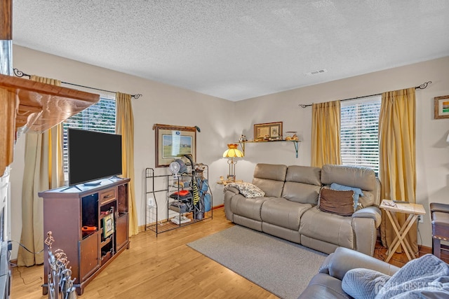 39 Hampshire Dr, Plainsboro, NJ 08536 - photo 4