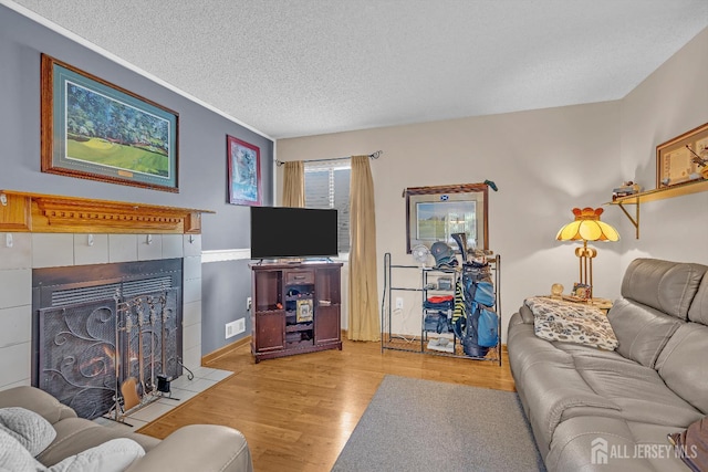 39 Hampshire Dr, Plainsboro, NJ 08536 - photo 2