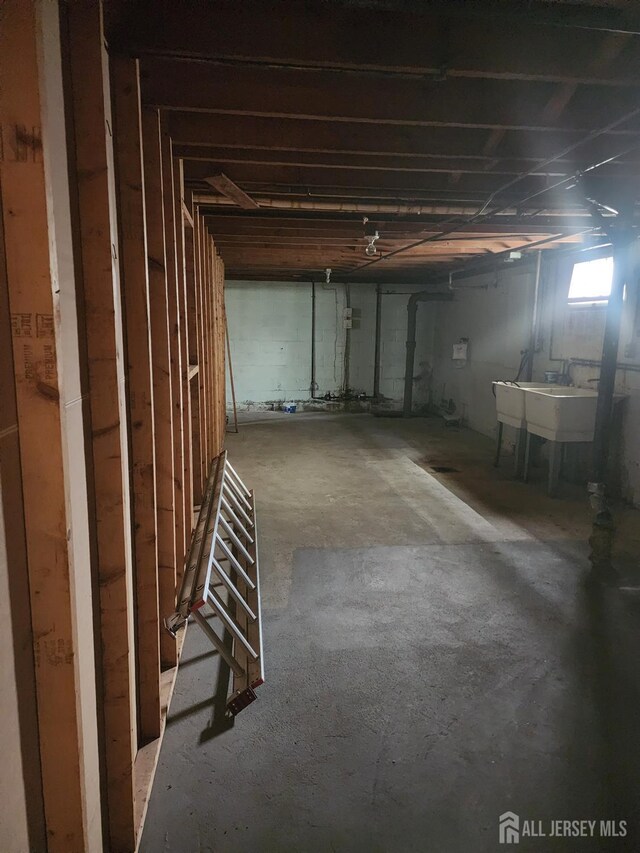 376 Ridgeley St, Perth Amboy, NJ 08861 - photo 10