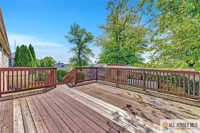 71 Russell St, Woodbridge Proper, NJ 07095 - view of deck