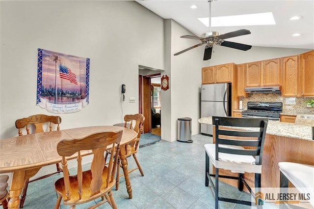 71 Russell St, Woodbridge Proper, NJ 07095 - dining space featuring a skylight, ceiling fan, recessed lighting, and high vaulted ceiling