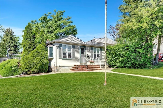 71 Russell St, Woodbridge Proper, NJ 07095 - view of front of home with a front yard