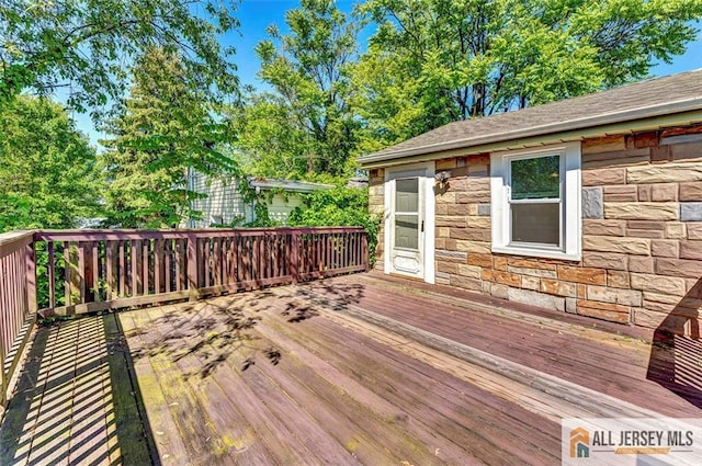 71 Russell St, Woodbridge Proper, NJ 07095 - view of deck