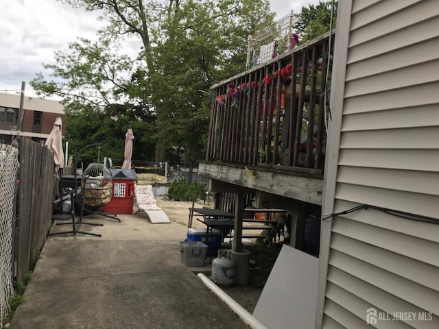 335 Alpine St, Perth Amboy, NJ 08861 - view of patio