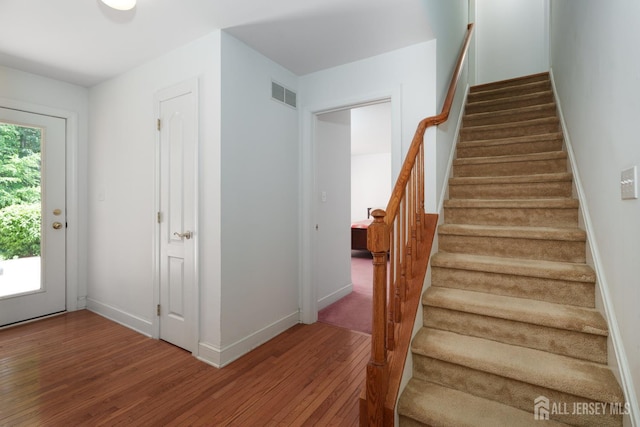 3 Wheatsheaf Ct, Plainsboro, NJ 08536 - stairs featuring wood finished floors and baseboards