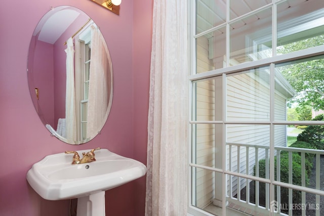 3 Wheatsheaf Ct, Plainsboro, NJ 08536 - bathroom with healthy amount of natural light