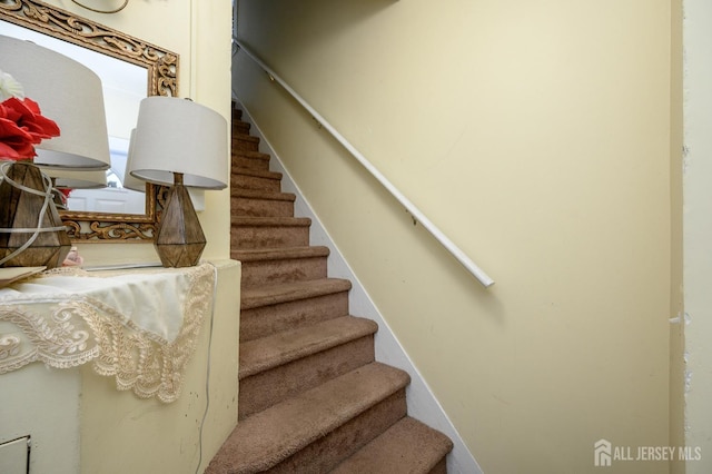 109 Washington St, Perth Amboy, NJ 08861 - stairway with baseboards