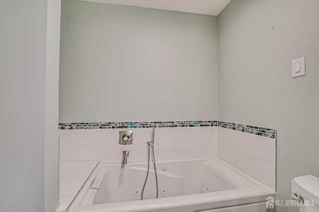 142 Maplewood Ct, Edison, NJ 08820 - bathroom with a tub with jets and toilet