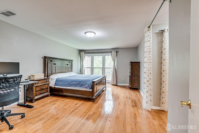 142 Maplewood Ct, Edison, NJ 08820 - bedroom featuring light wood finished floors, an office area, and baseboards