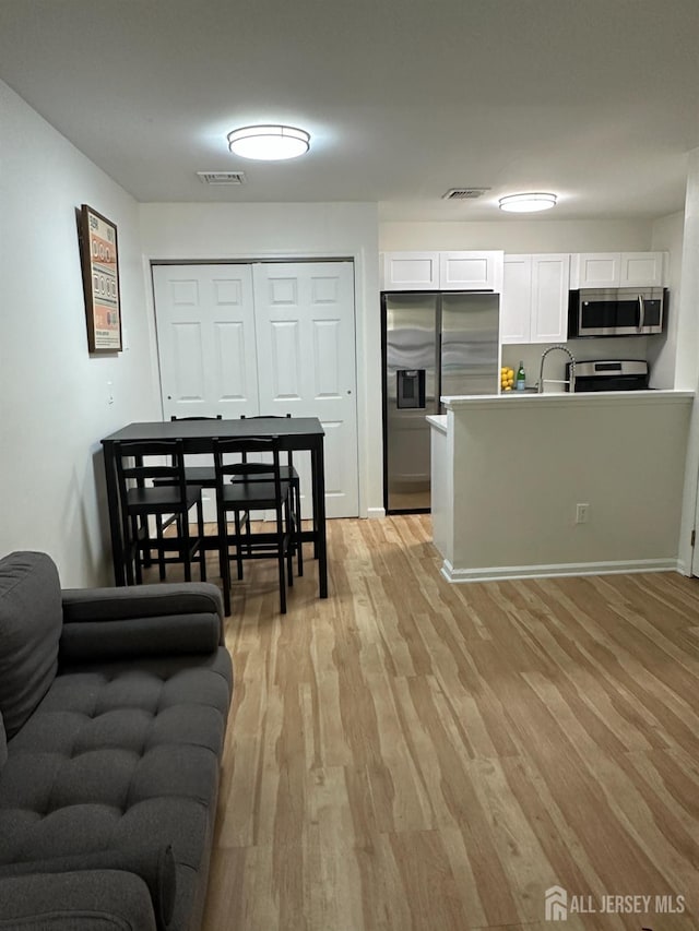 28 Delavan Ct, New Brunswick, NJ 08901 - photo 2