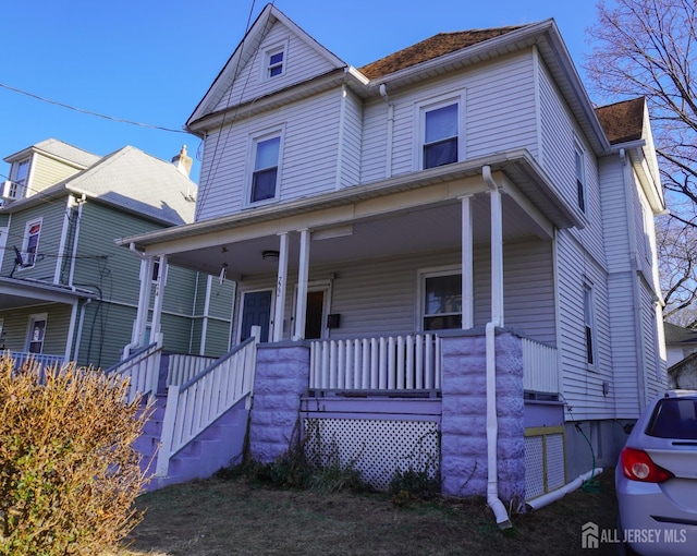 view of front of home featuring a porch