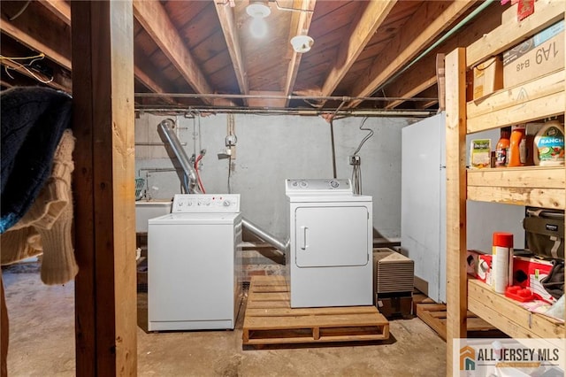 552 Parkview Ave, North Plainfield, NJ 07063 - washroom with separate washer and dryer