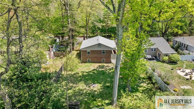 552 Parkview Ave, North Plainfield, NJ 07063 - view from above of property featuring a heavily wooded area
