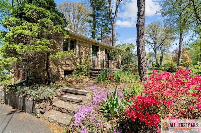 552 Parkview Ave, North Plainfield, NJ 07063 - view of yard with a wooden deck