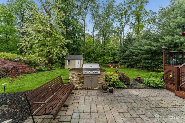 14 Bonnie Brook Ter, Middlesex, NJ 08846 - view of patio / terrace with area for grilling