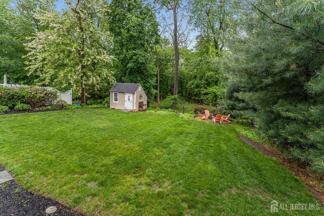 14 Bonnie Brook Ter, Middlesex, NJ 08846 - view of grassy yard