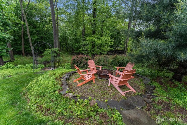 14 Bonnie Brook Ter, Middlesex, NJ 08846 - view of yard featuring a fire pit