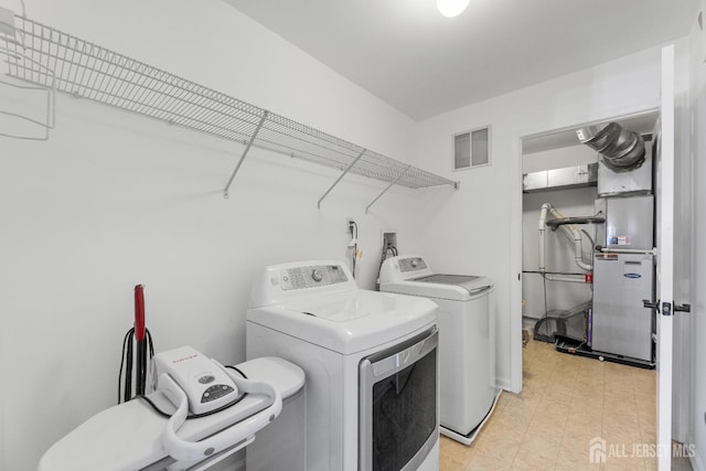 55 Dahlia Ct, Piscataway, NJ 08854 - laundry room featuring independent washer and dryer