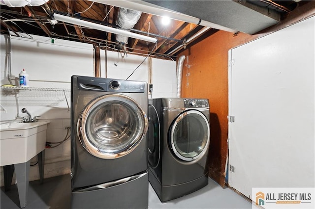 34 Connor Ave, Metuchen, NJ 08840 - laundry room featuring independent washer and dryer