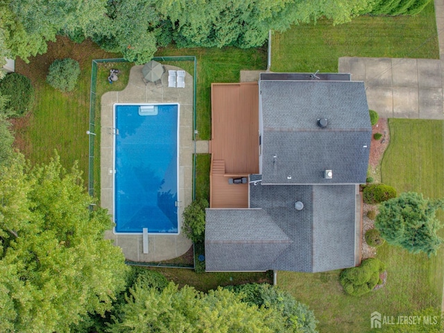 bird's eye view of a pool area