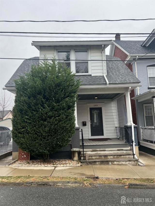 view of front facade with covered porch