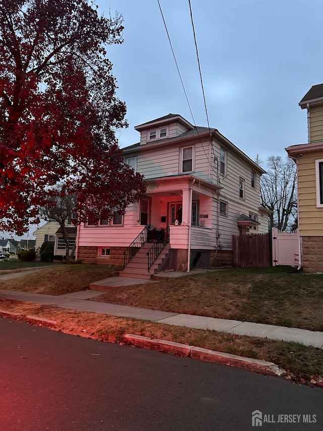 view of front of home