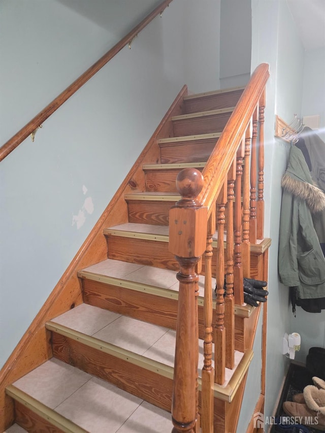 533 W Side Ave W, Perth Amboy, NJ 08861 - view of staircase