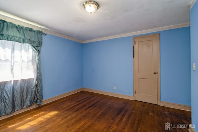 571 Greenbrook Rd, North Plainfield, NJ 07063 - unfurnished room with wood finished floors and baseboards
