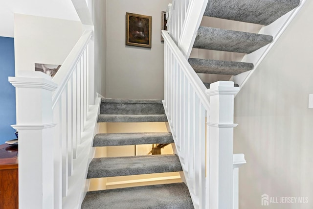 675 Bound Brook Rd Unit C0019, Dunellen, NJ 08812 - stairway with carpet