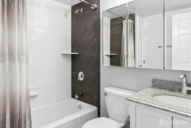 675 Bound Brook Rd Unit C0019, Dunellen, NJ 08812 - bathroom featuring vanity and shower / bath combo with shower curtain
