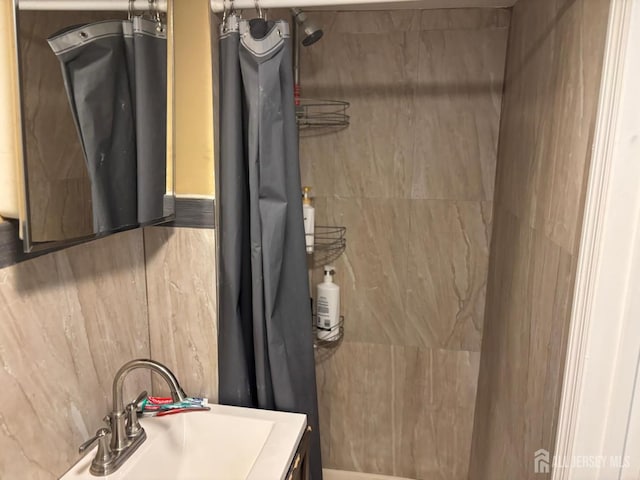 220 S Washington Ave, Dunellen, NJ 08812 - bathroom featuring vanity